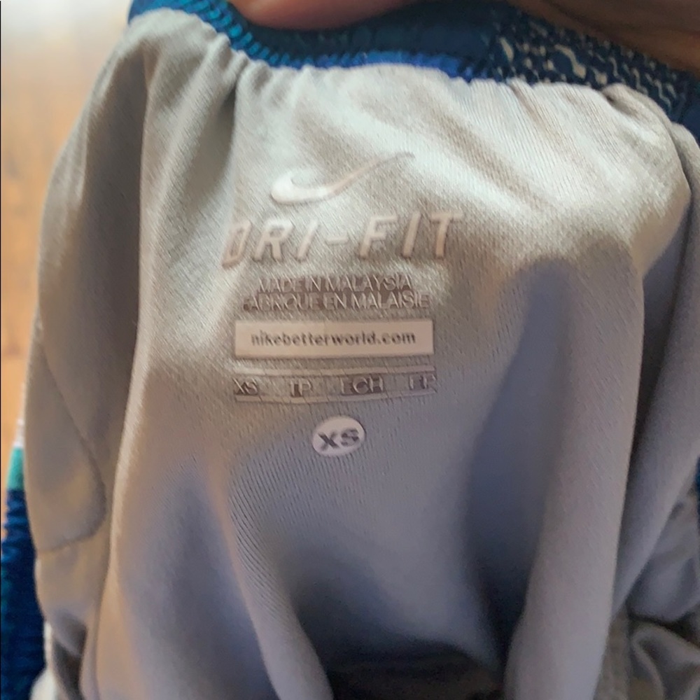 Dri-Fit Nike Patterned Shorts - Picture 3 of 4